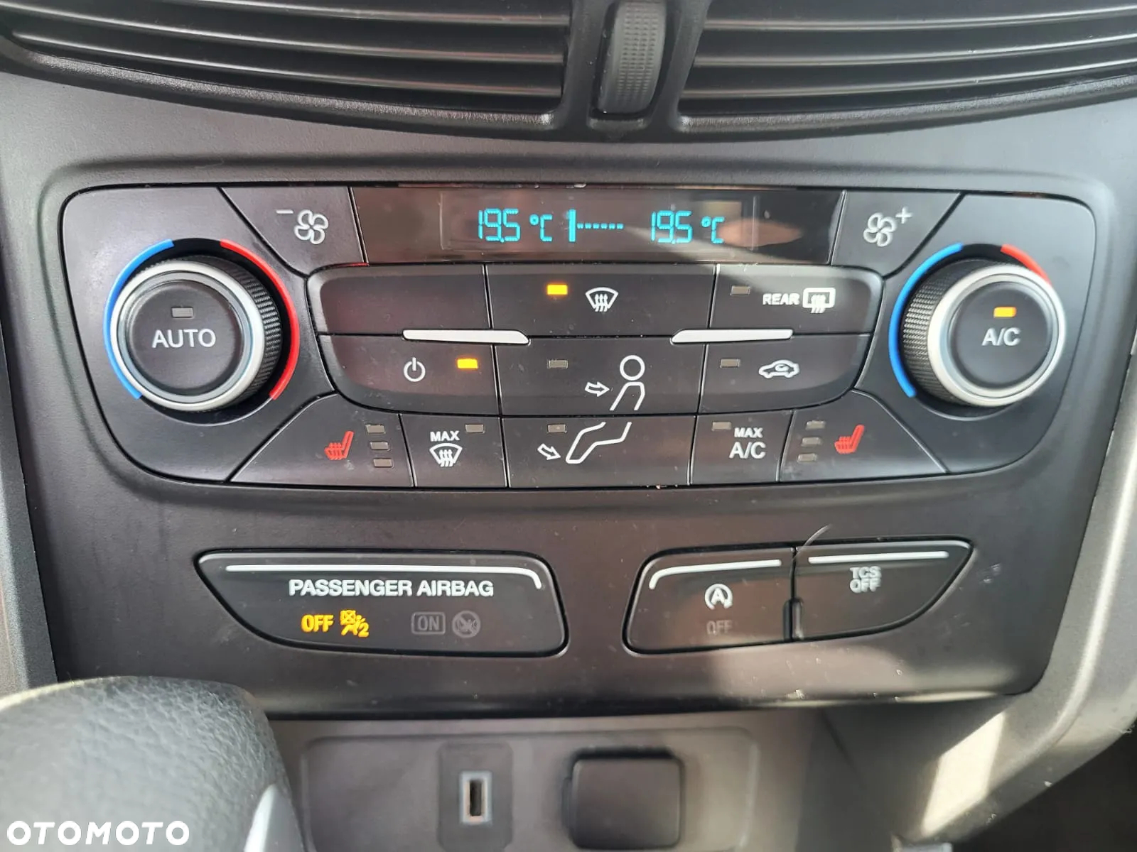 Ford Kuga - 22