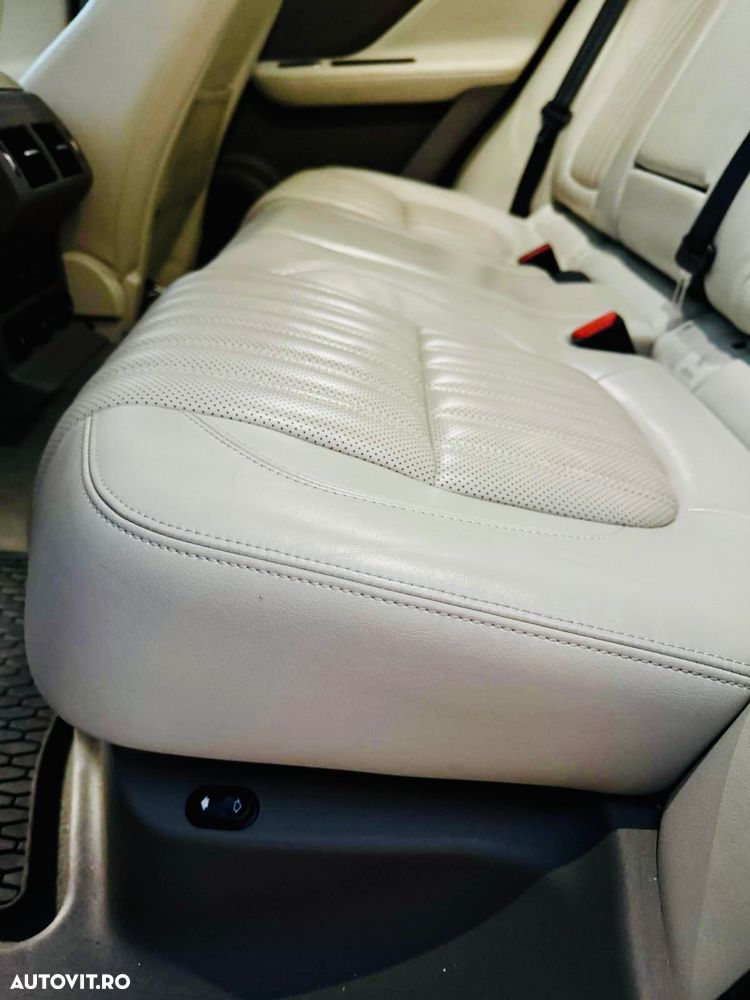 Jaguar F-Pace 20d Aut. Portfolio - 13