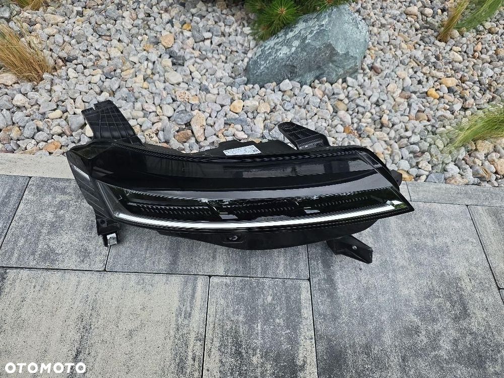 RENAULT MEGANE E-TECH 5 V Lampa prawa Kompletna Full Led 260102443R Chrom - 2