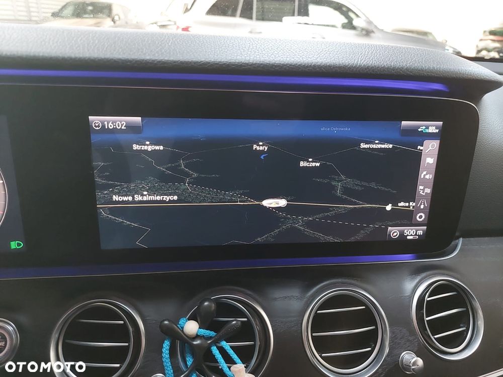 Mercedes-Benz Klasa E 220 d 4-Matic 9G-TRONIC - 22