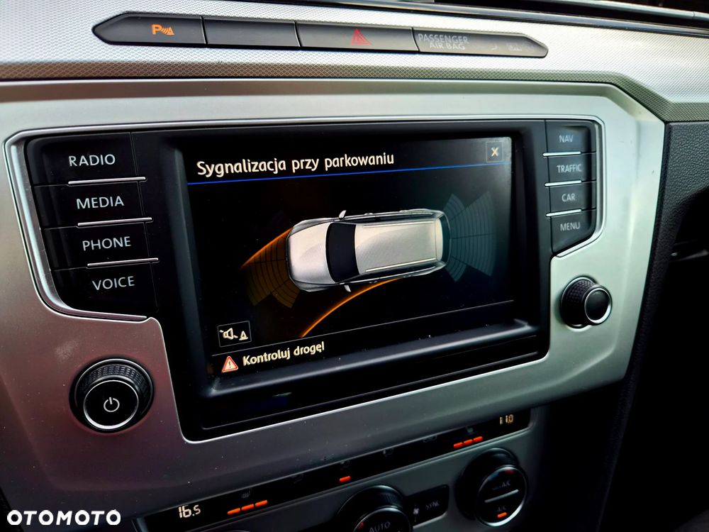 Volkswagen Passat Variant 2.0 TDI (BlueMotion Technology) Trendline - 32