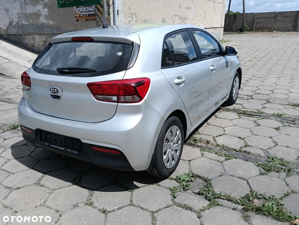 Kia Rio 1.2 L - 7