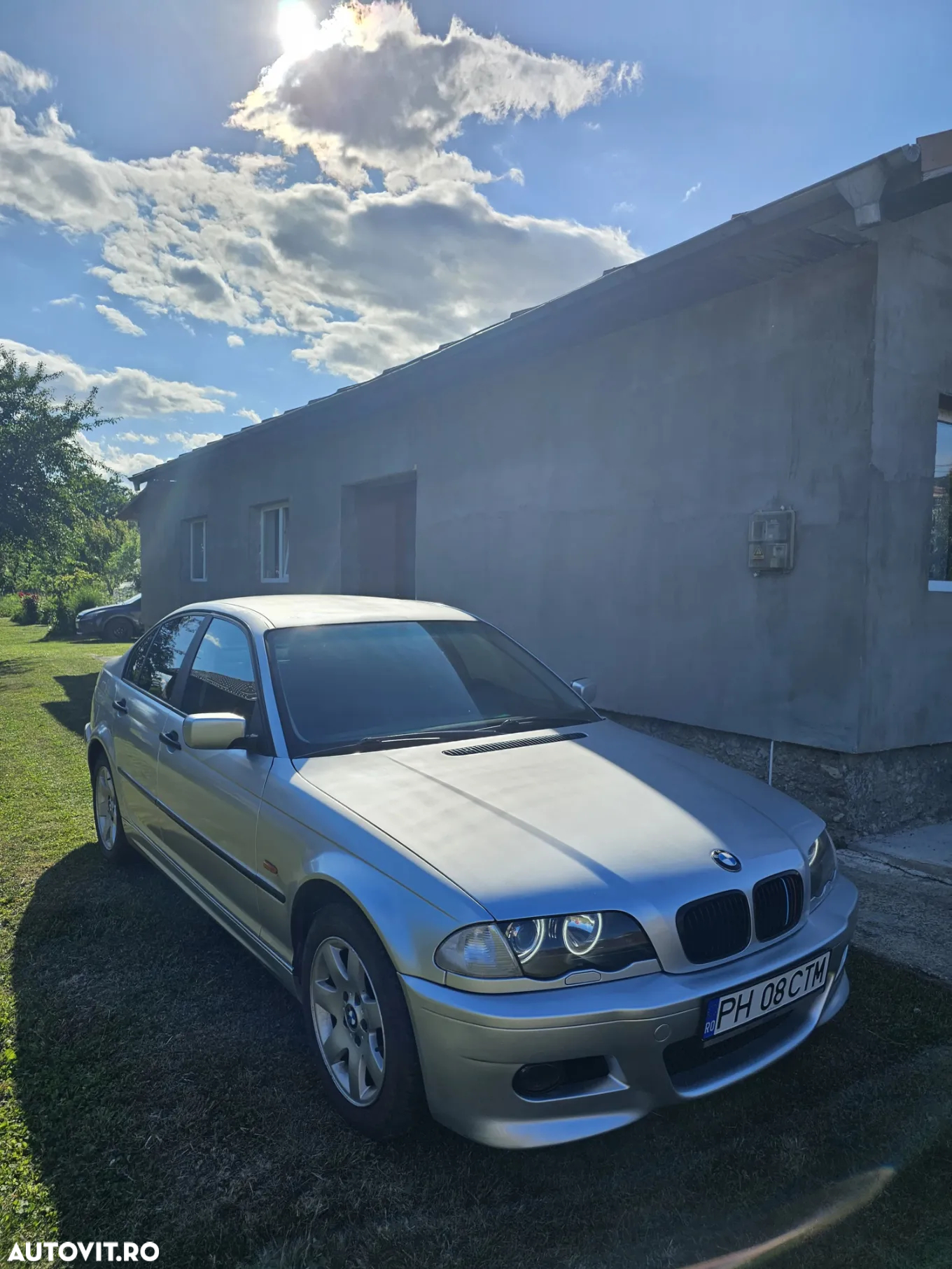 BMW Seria 3 318i - 5
