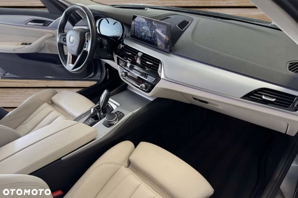 BMW Seria 5 520d Luxury Line - 8