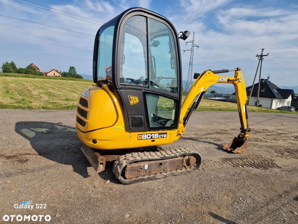 JCB 8018