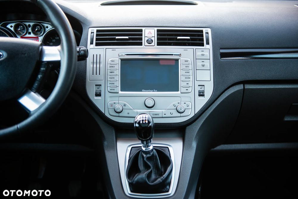 Ford Kuga 2.0 TDCi 4x4 Titanium - 34