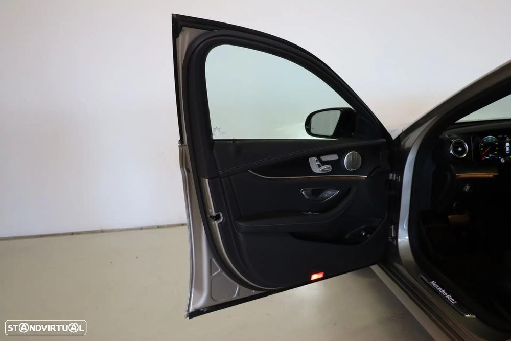 Mercedes-Benz E 300 e AMG Line - 20