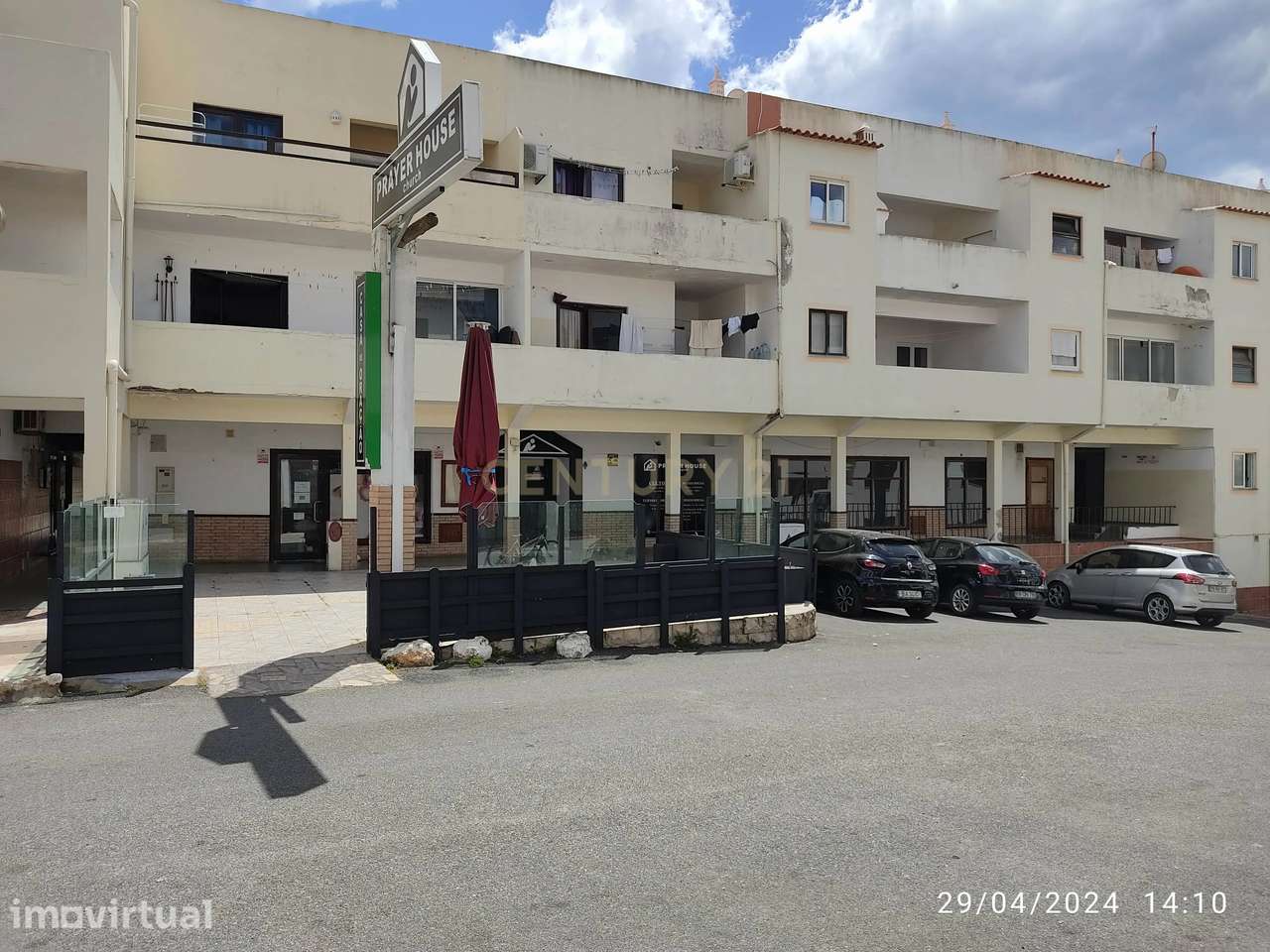 Loja junto à estrada de Santa Eulália na zona de restaurantes e comérc - Grande imagem: 2/3