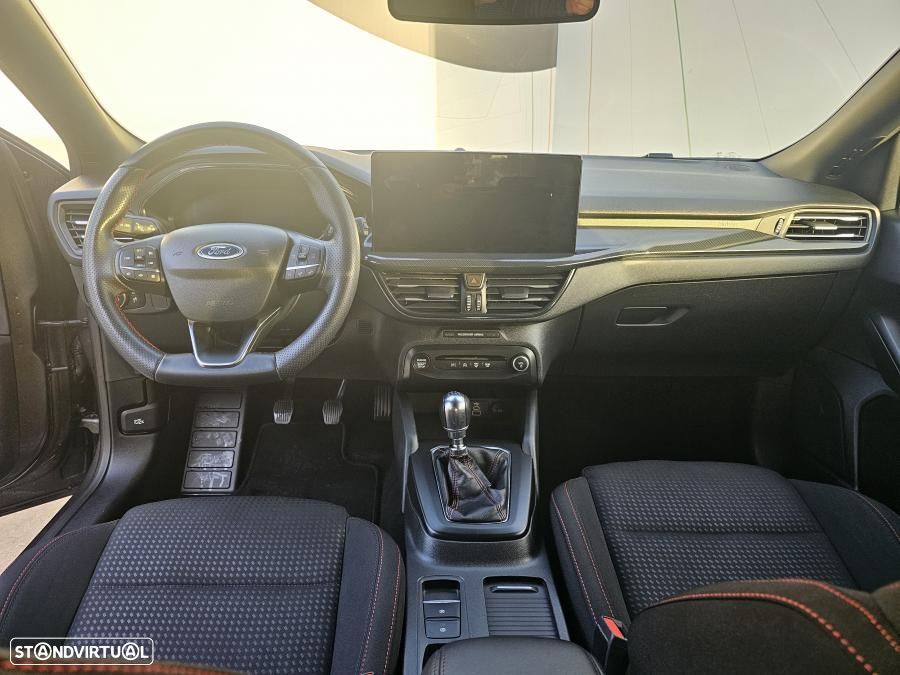 Ford Focus 1.0 EcoBoost MHEV ST-Line - 29