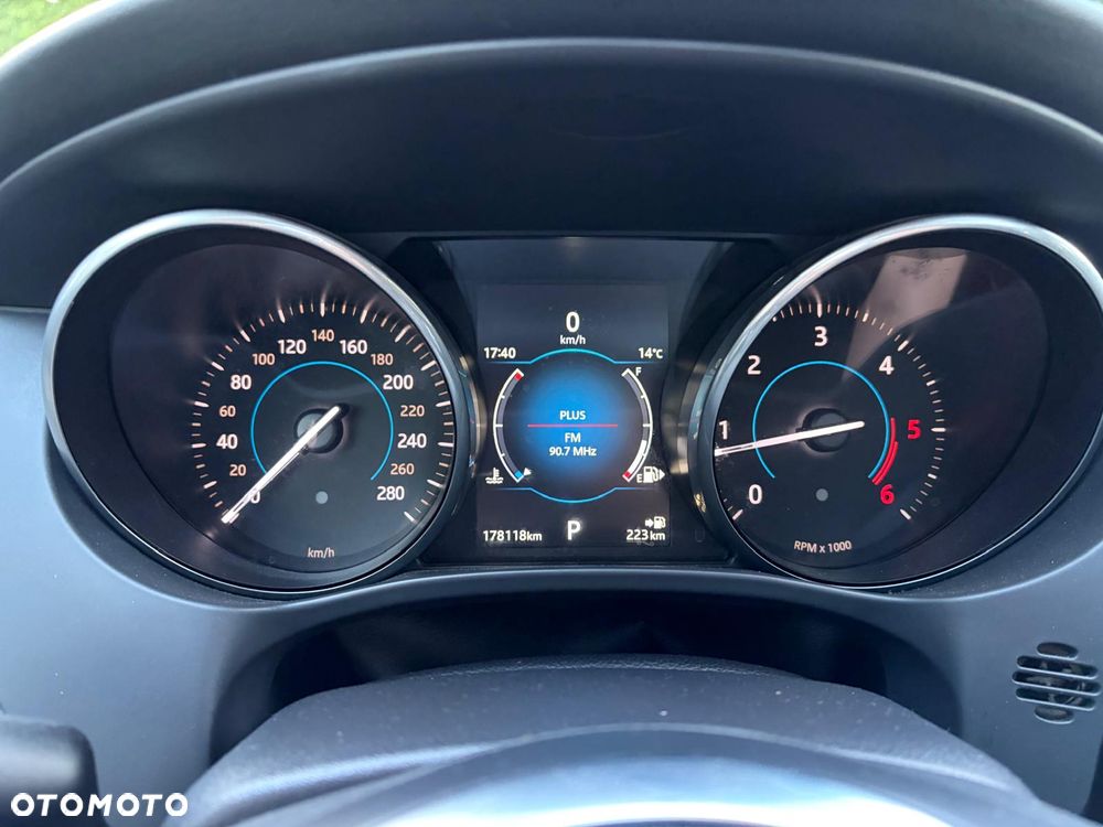 Jaguar F-Pace 20d AWD R-Sport - 18