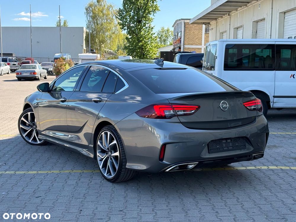 Opel Insignia 2.0 BiTurbo D 4x4 Automatik GSI - 2