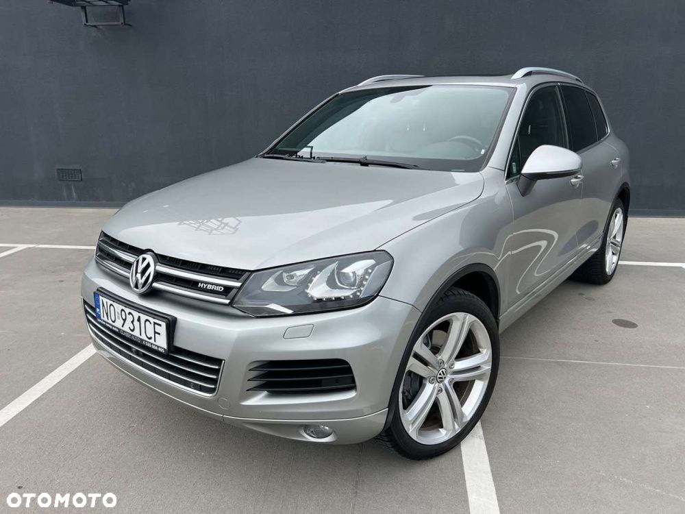 Volkswagen Touareg 3.0 Hybrid 4Motion Automatik - 12