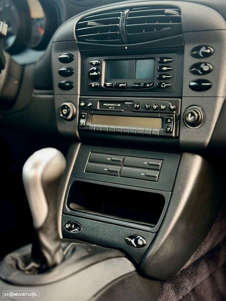 Porsche 911 (996) Carrera Coupé - 15