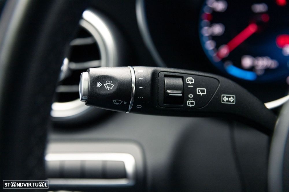 Mercedes-Benz C 300 e T 9G-TRONIC Night Edition - 29