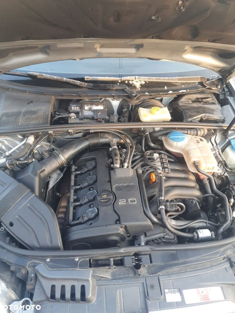 Audi A4 Limousine - 8