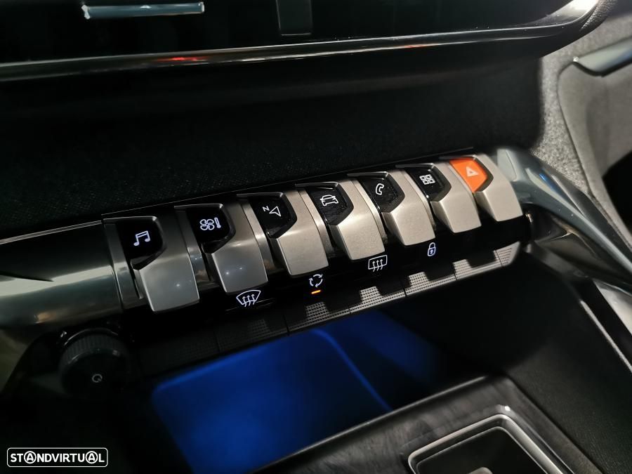 Peugeot 3008 1.5 BlueHDi Allure Pack EAT8 - 17