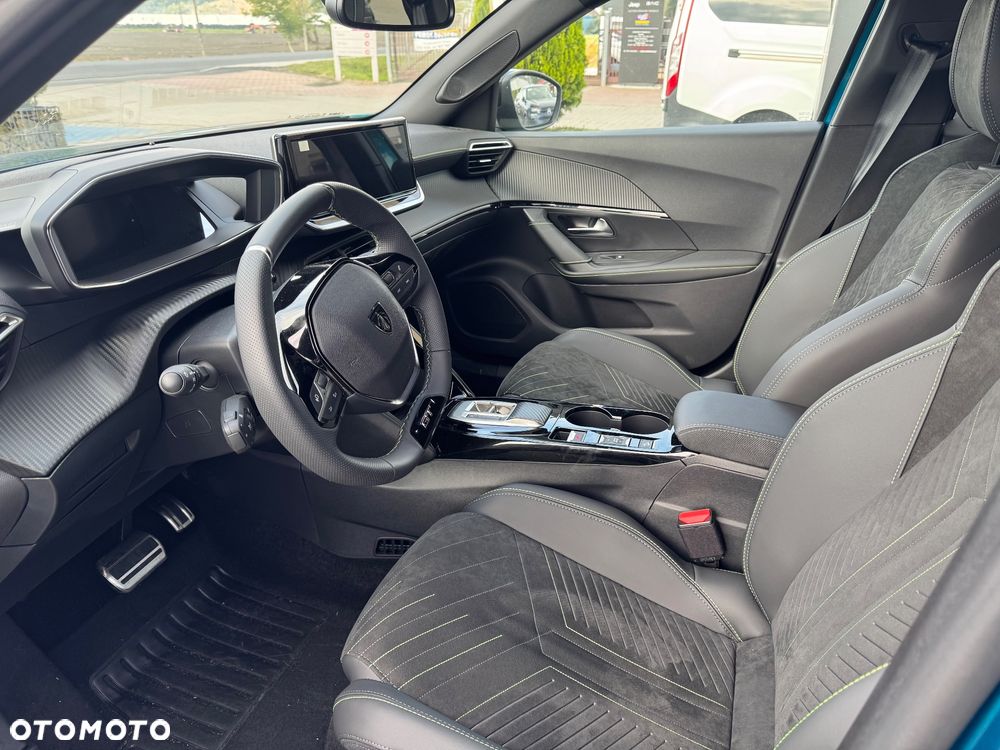 Peugeot 2008 Hybrid 145 e-DSC GT Exclusive - 11