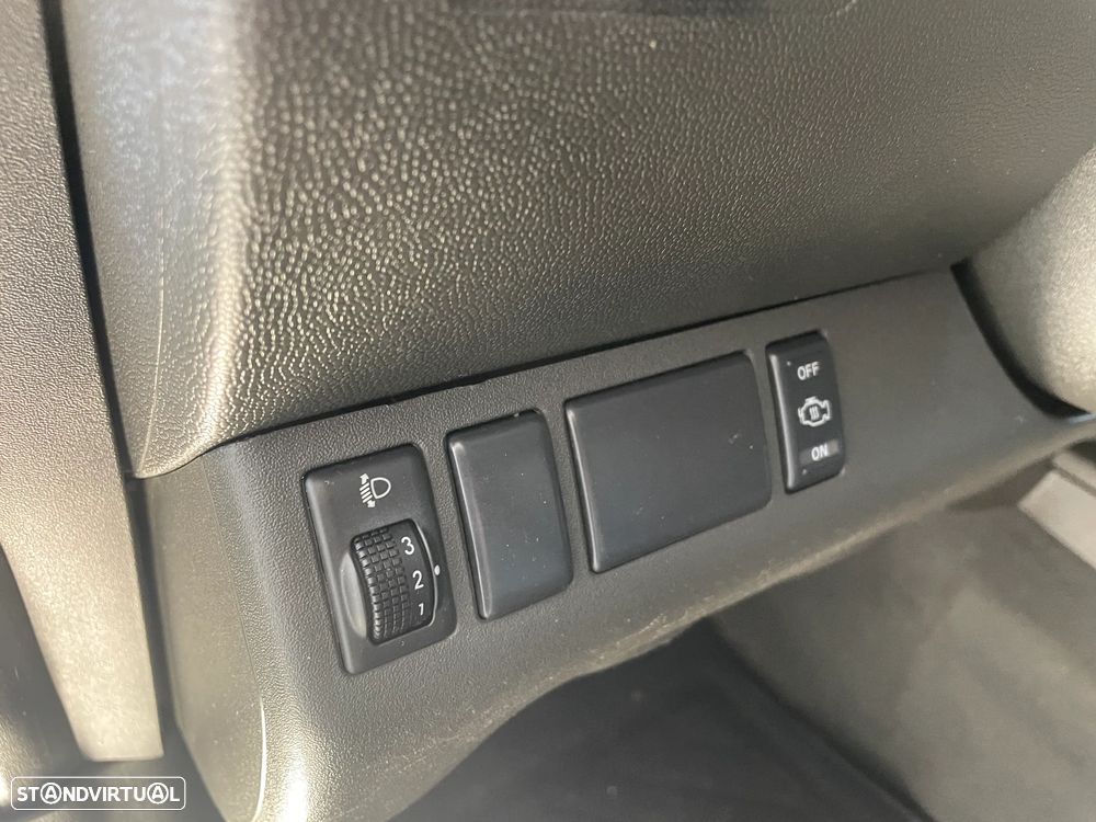Nissan NAVARA 2.5 DCI 4X4 - 12