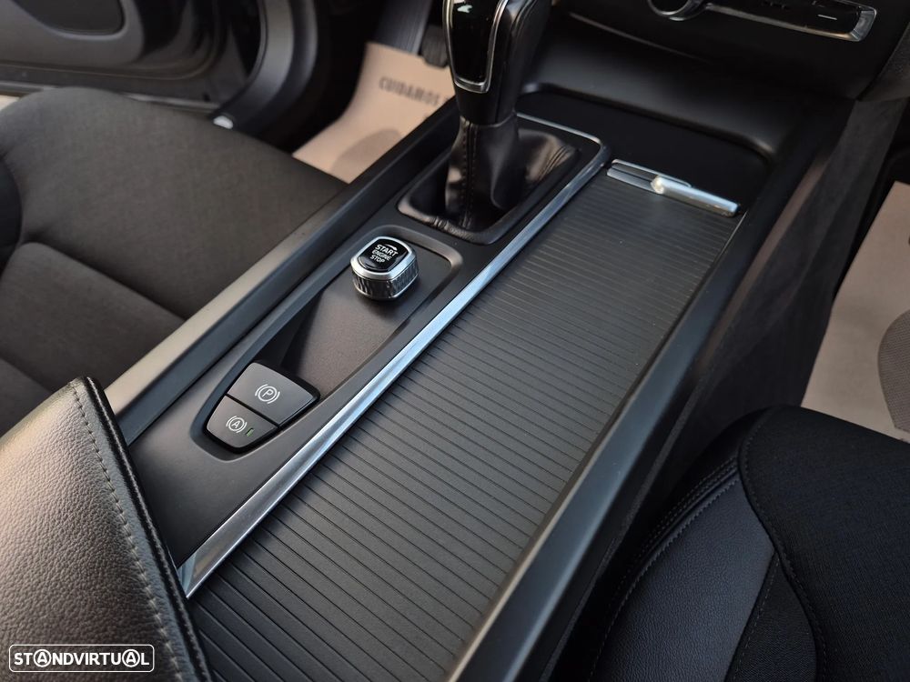 Volvo XC 60 2.0 D4 Momentum Plus - 33