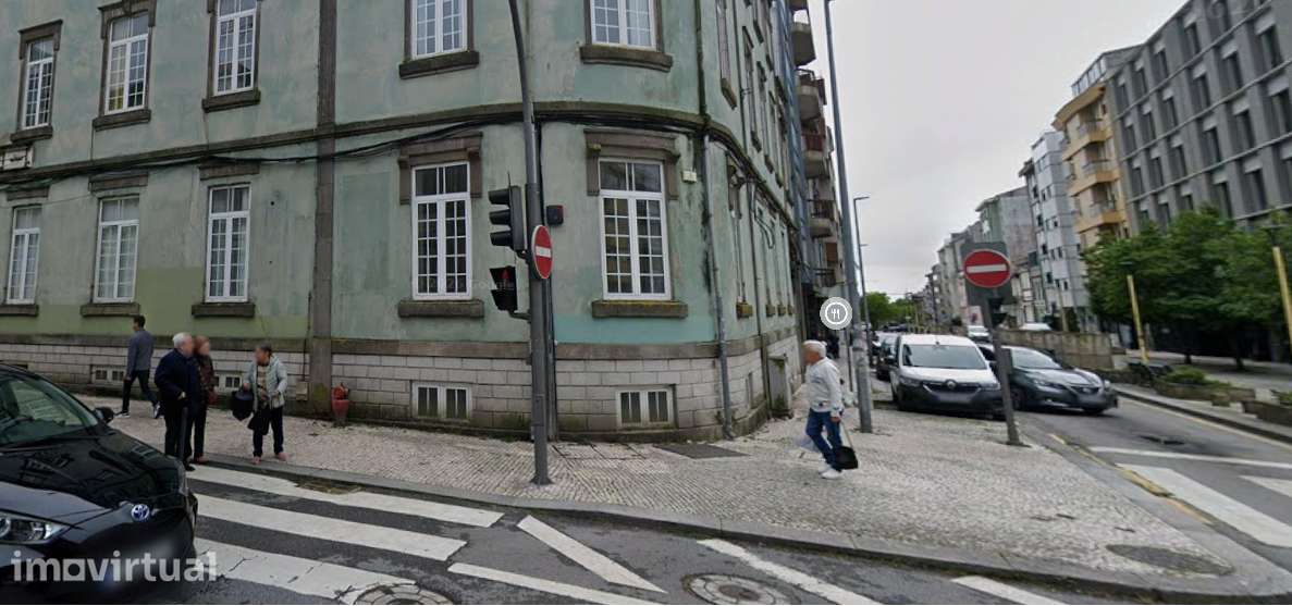REF#4227 - Loja – Rua Faria Guimarães, Porto - Grande imagem: 2/3