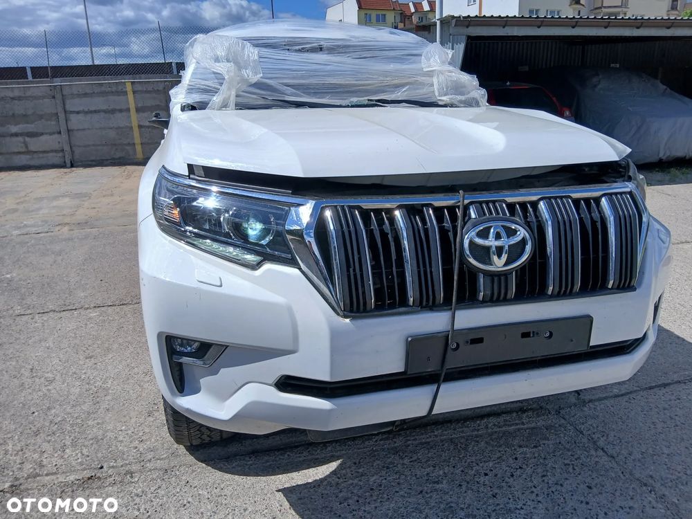 Toyota Land Cruiser - 2