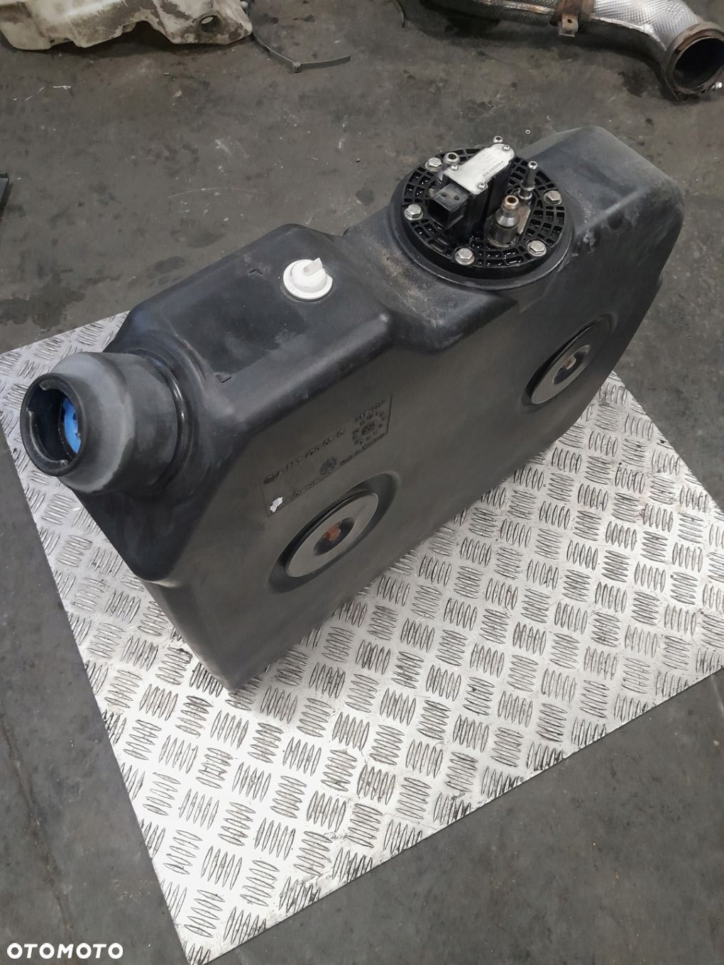 ZBIORNIK ADBLUE MERCEDES ATEGO AXOR EURO 6 A9674700515 - 1