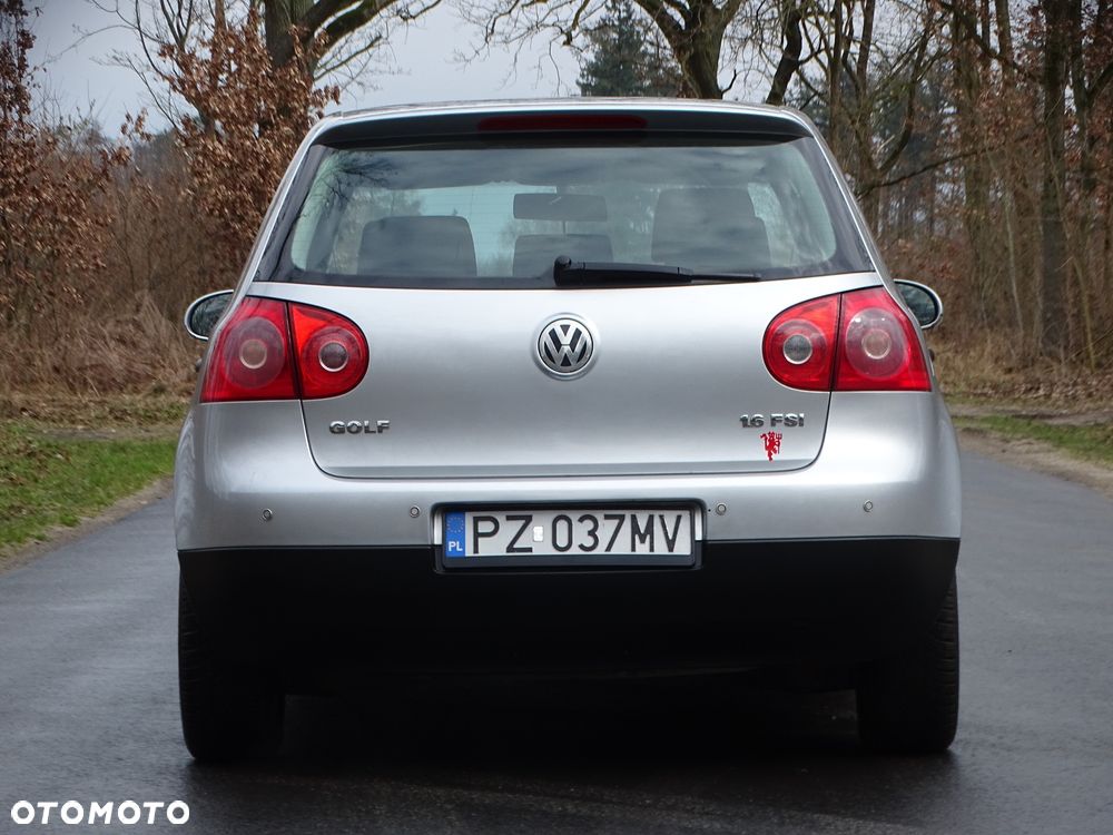 Volkswagen Golf - 5