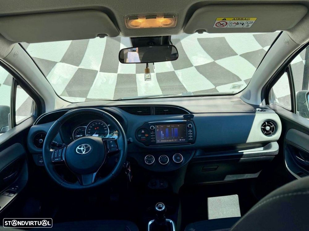Toyota Yaris 1.0 VVT-i Exclusive - 3