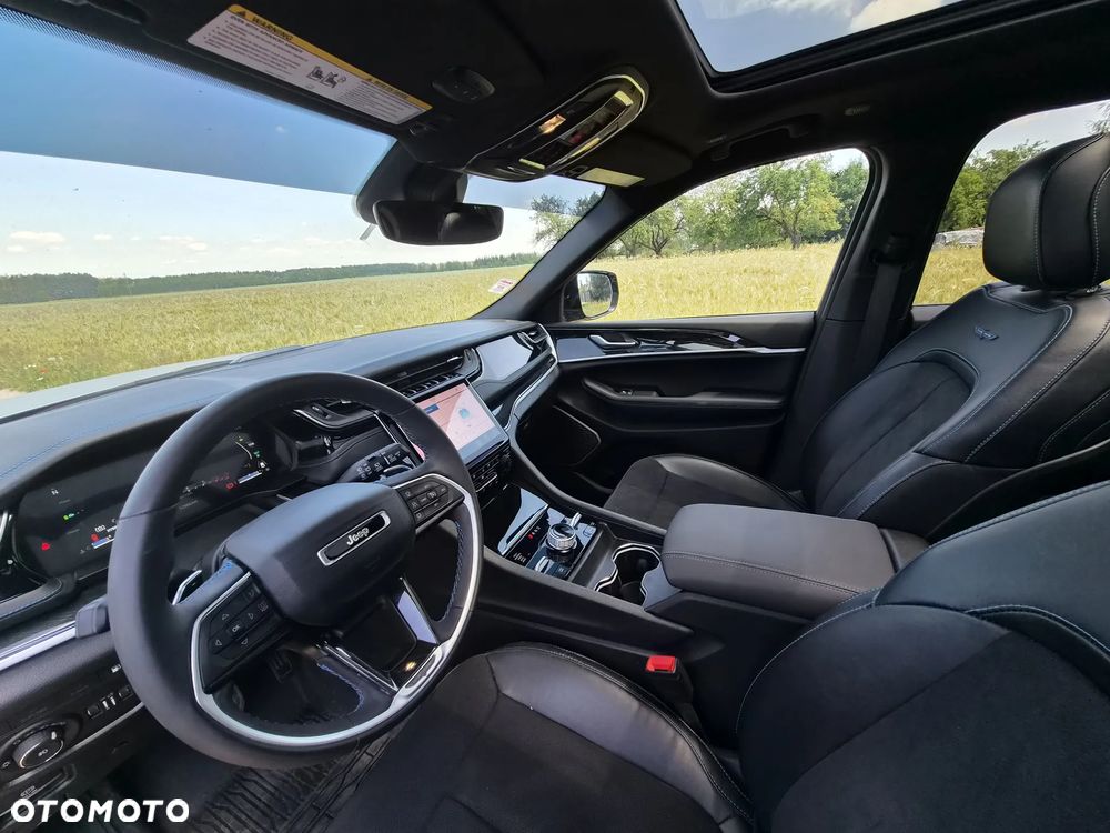 Jeep Grand Cherokee - 11
