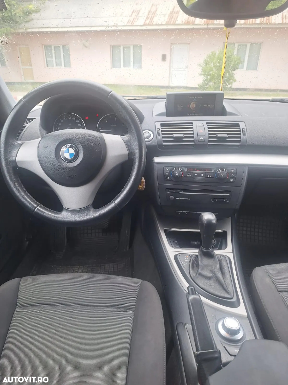 BMW Seria 1 120d Aut. - 9