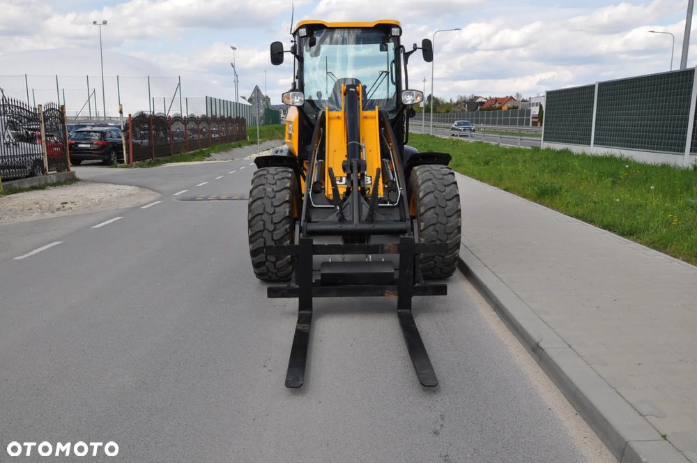 JCB WLS 409 SV MAŁO MTG 359 WIDŁY DO PALET KRAJOWA I WŁAŚCICIEL DOSTĘPNA OD RĘKI - 23