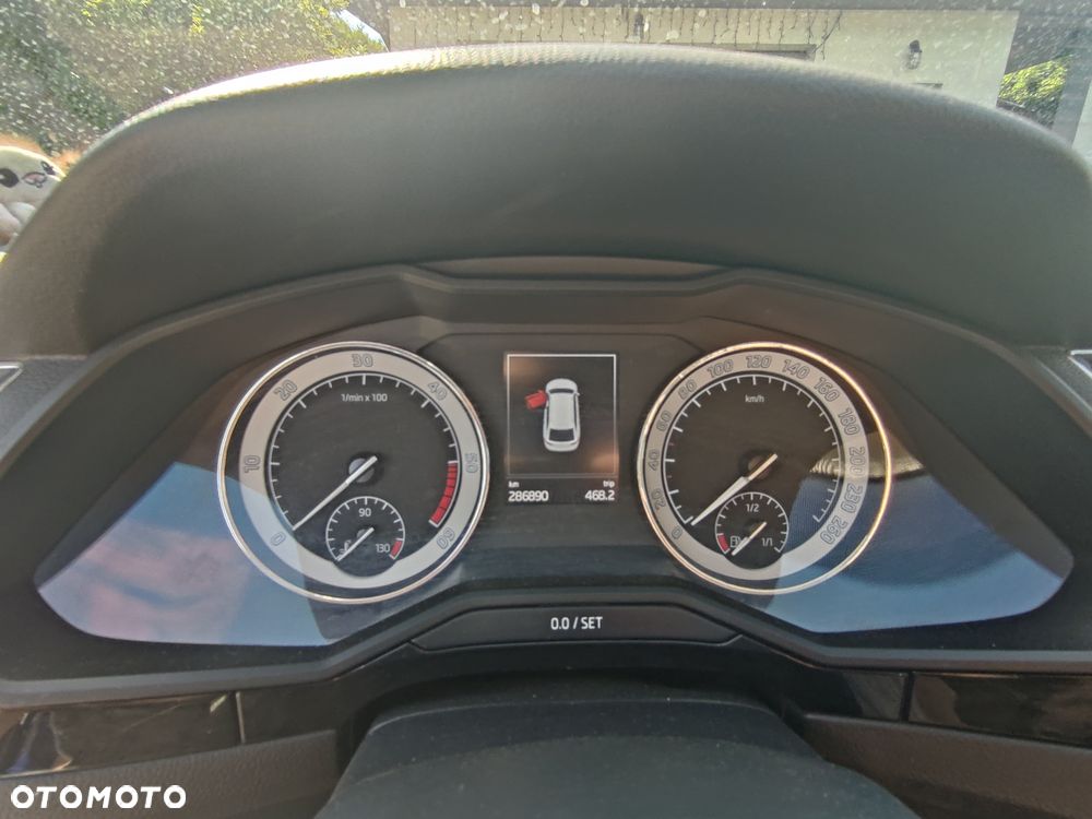 Skoda Superb 2.0 TDI 4x4 L&K DSG - 11