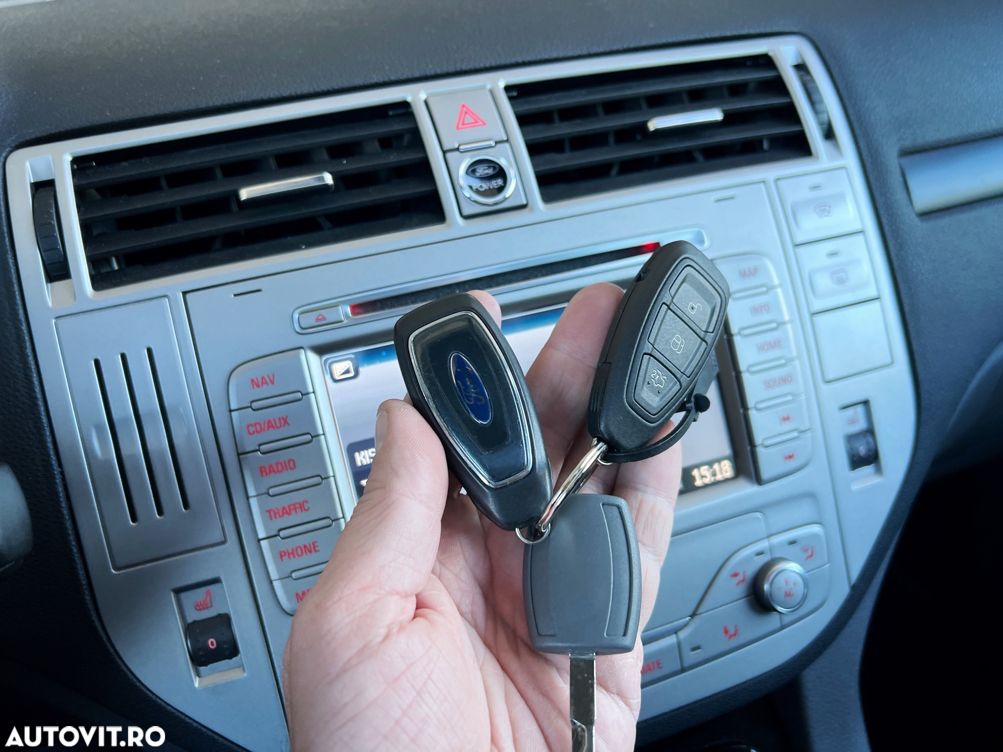 Ford Kuga 2.0 TDCi 4WD Powershift Titanium - 14