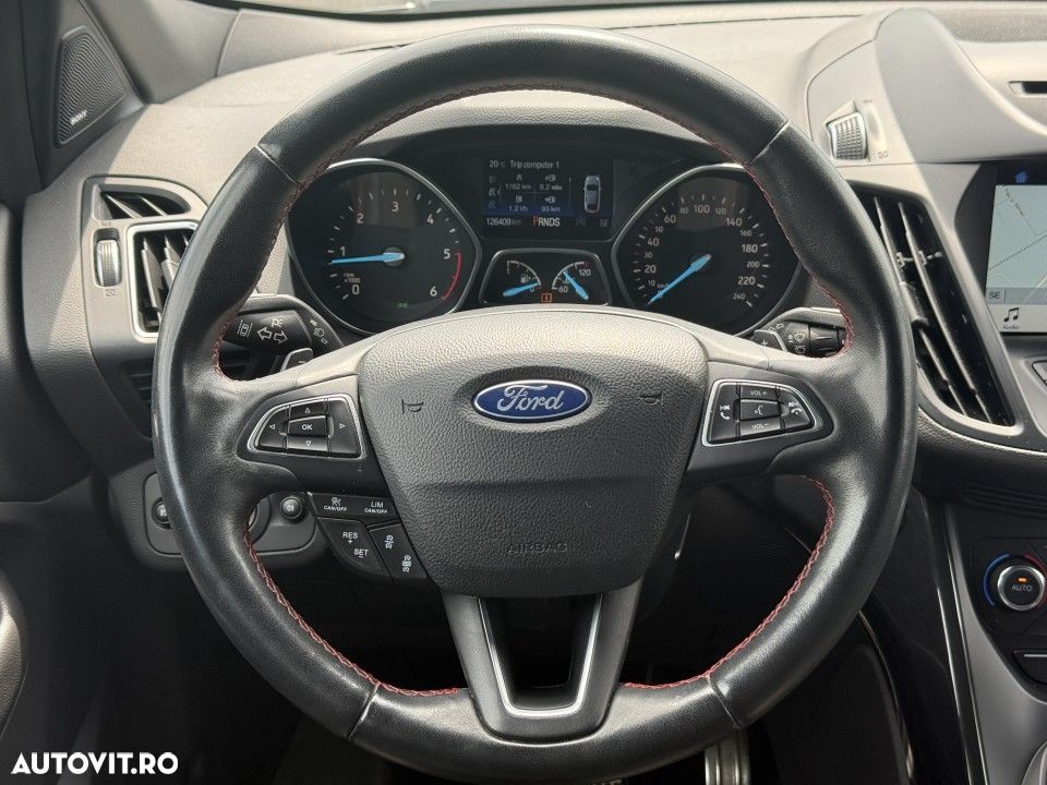 Ford Kuga 2.0 TDCi 4WD Powershift ST-Line - 17