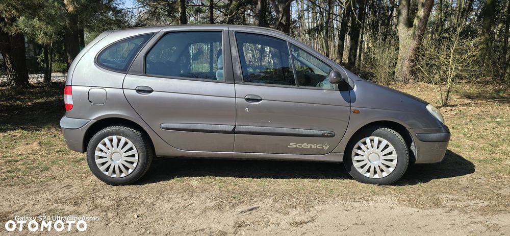 Renault Scenic 1.6 16V Family - 3