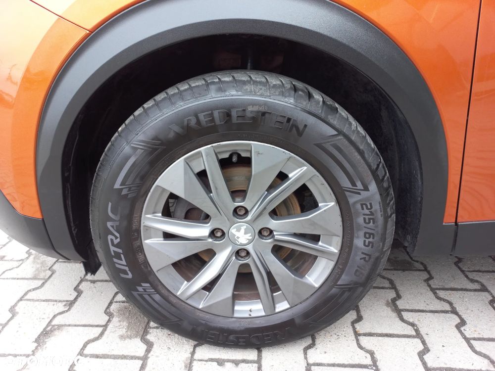 Peugeot 2008 1.5 BlueHDi Allure S&S - 9