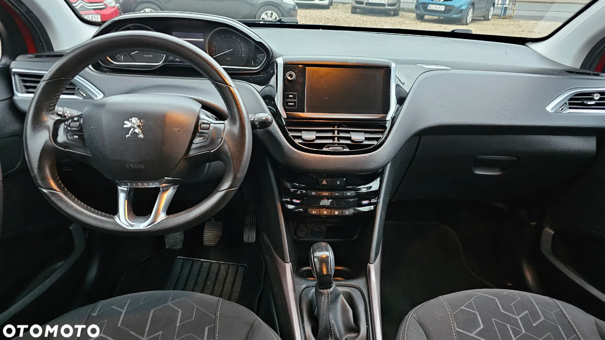 Peugeot 2008 1.2 Pure Tech Allure S&S - 7