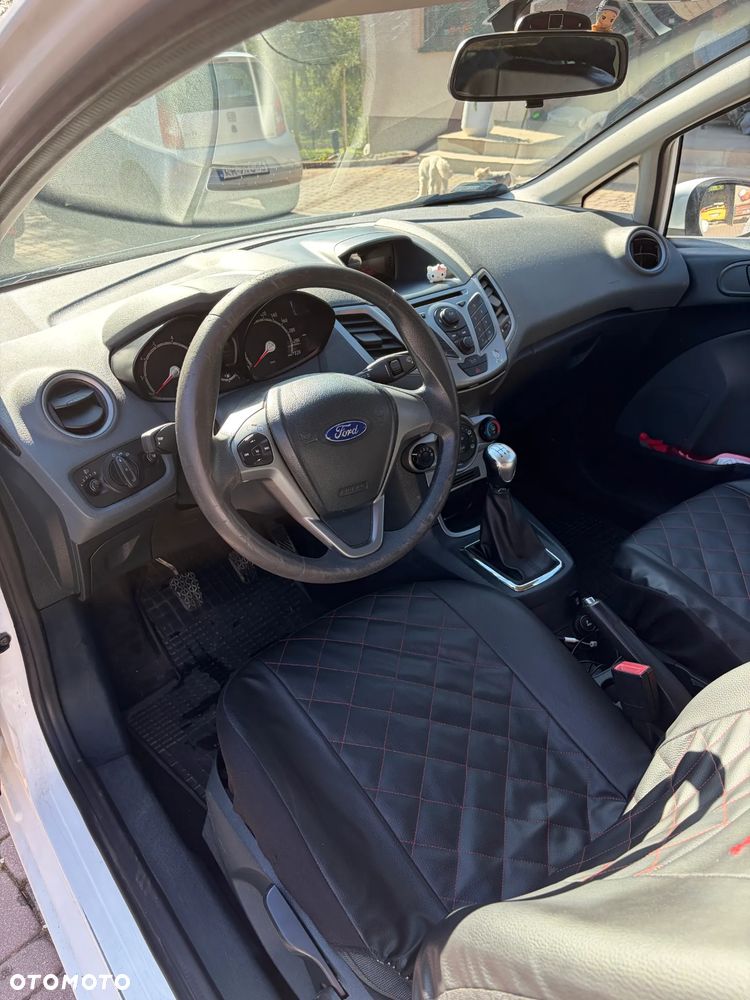 Ford Fiesta - 9