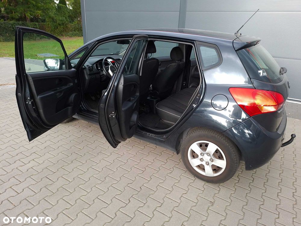 Kia Venga - 8