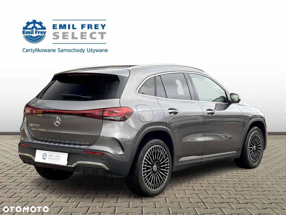 Mercedes-Benz EQA - 6