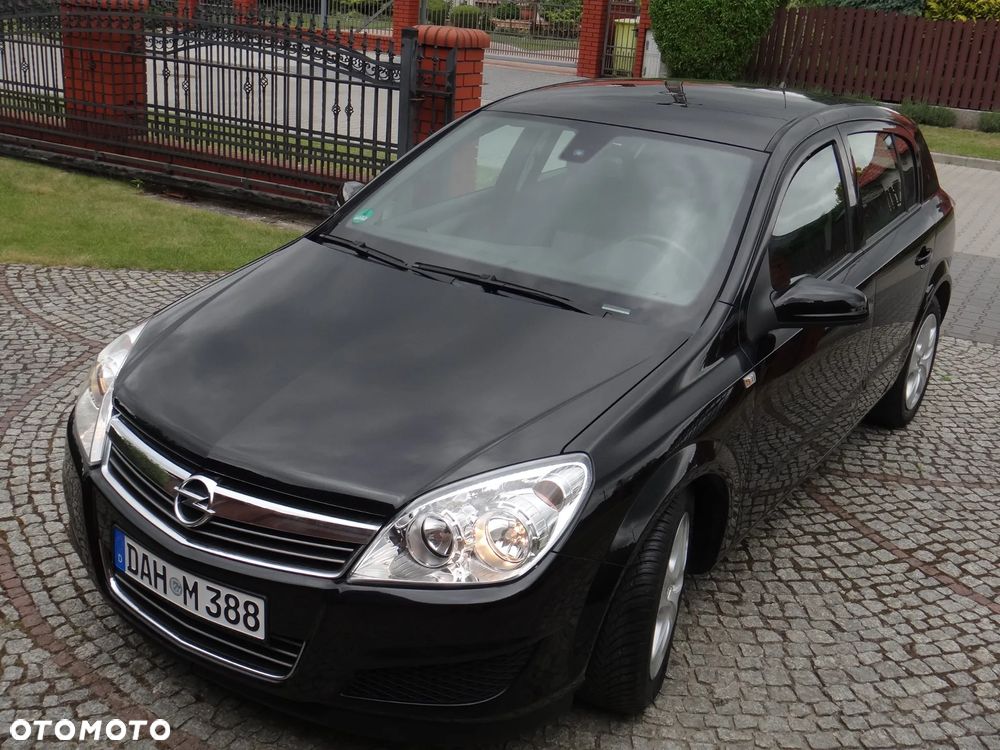 Opel Astra 1.6 Innovation - 26