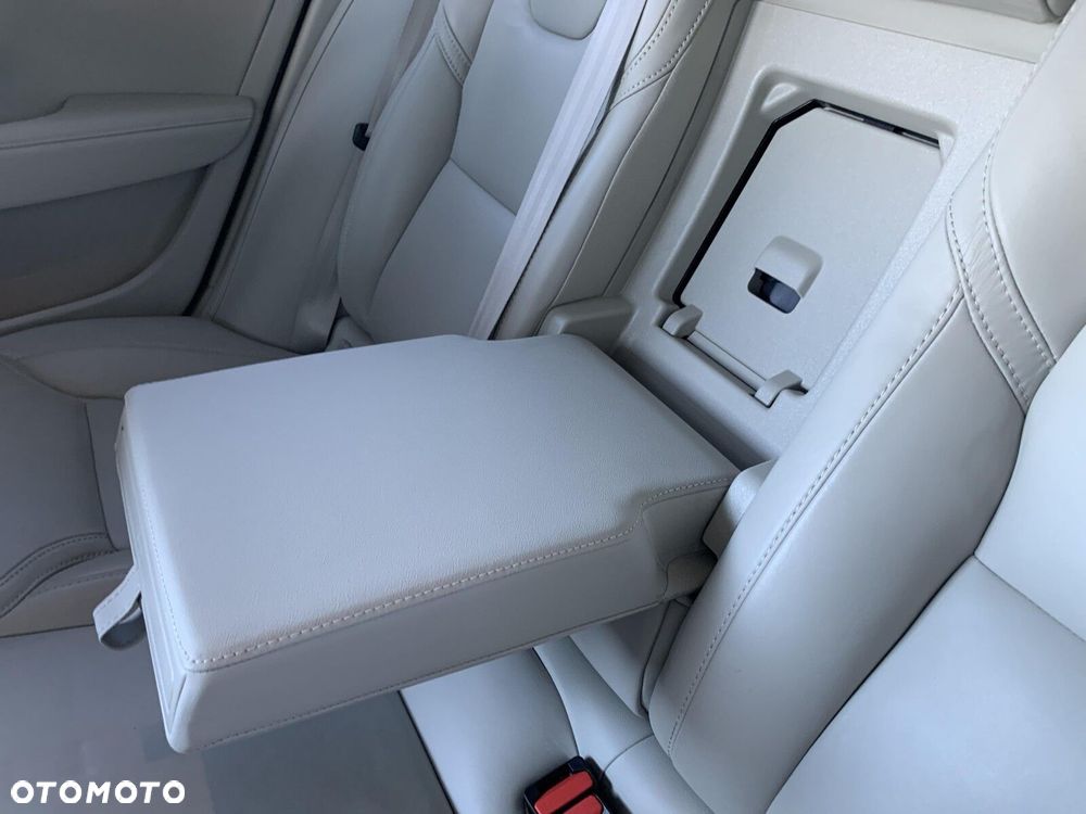 Volvo V90 Cross Country - 25