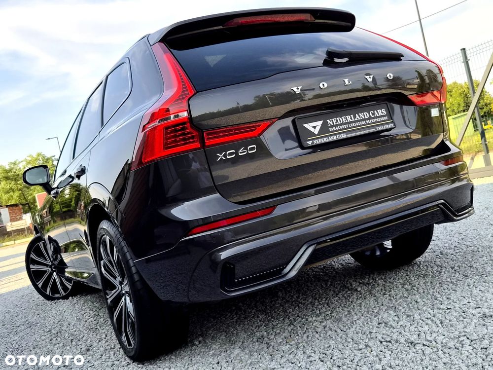 Volvo XC 60 T6 Plug-In Hybrid AWD Plus Black Edition - 9