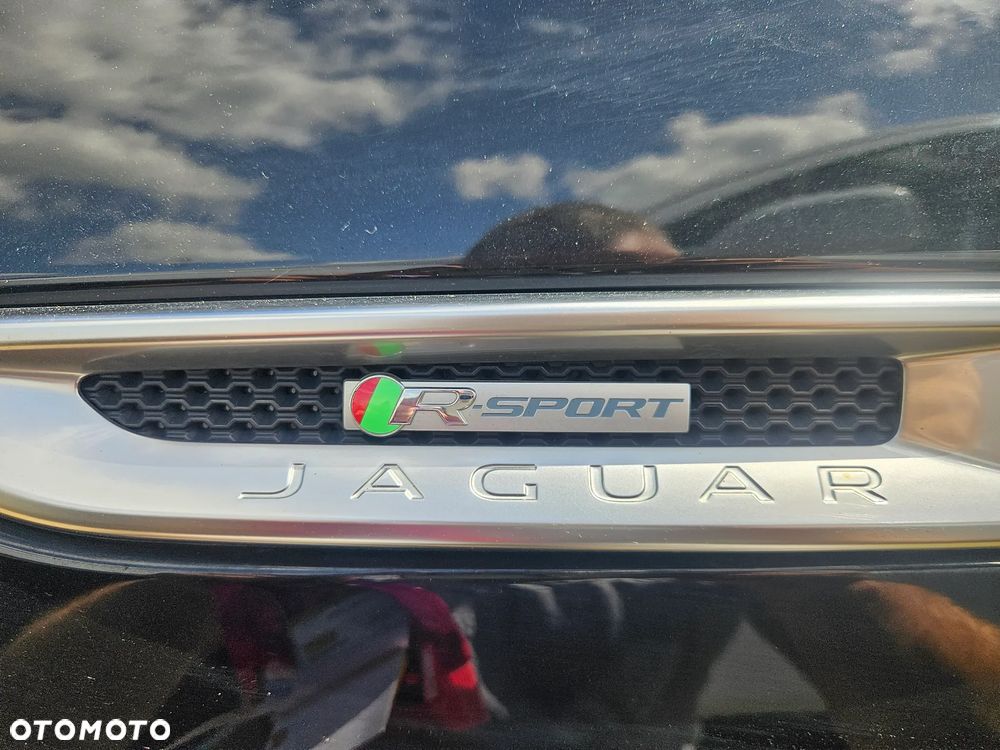 Jaguar F-Pace 2.0 i4D AWD R-Sport - 24