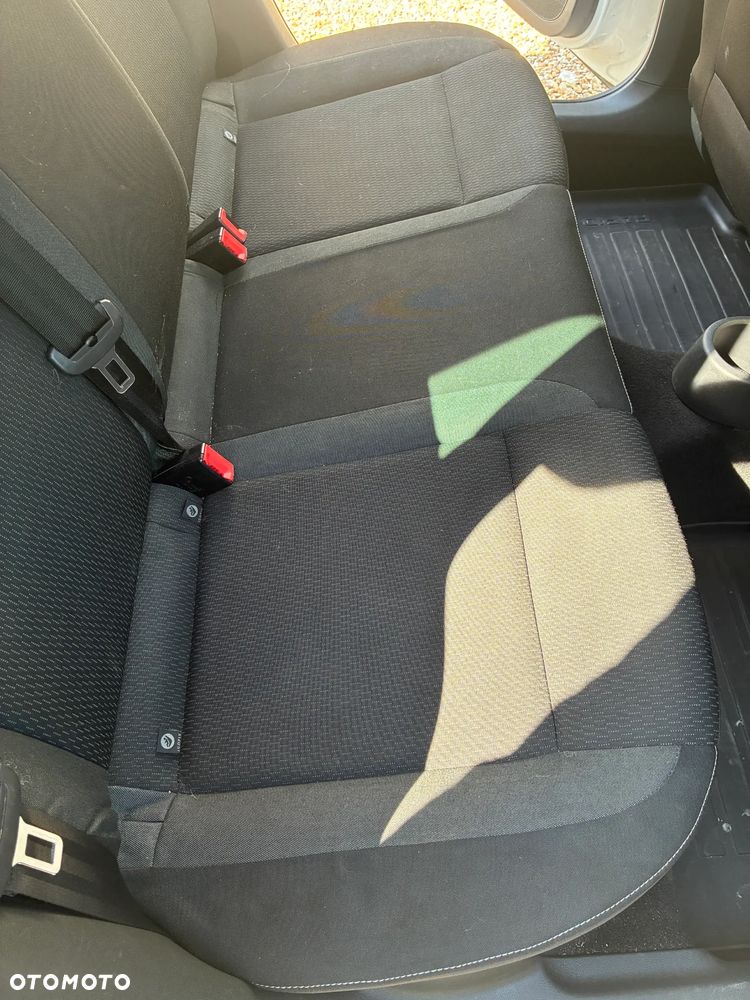 Skoda RAPID 1.2 TSI Ambition - 13
