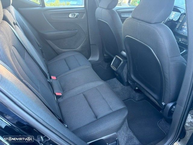 Volvo XC 40 1.5 T3 Tech Edition - 4