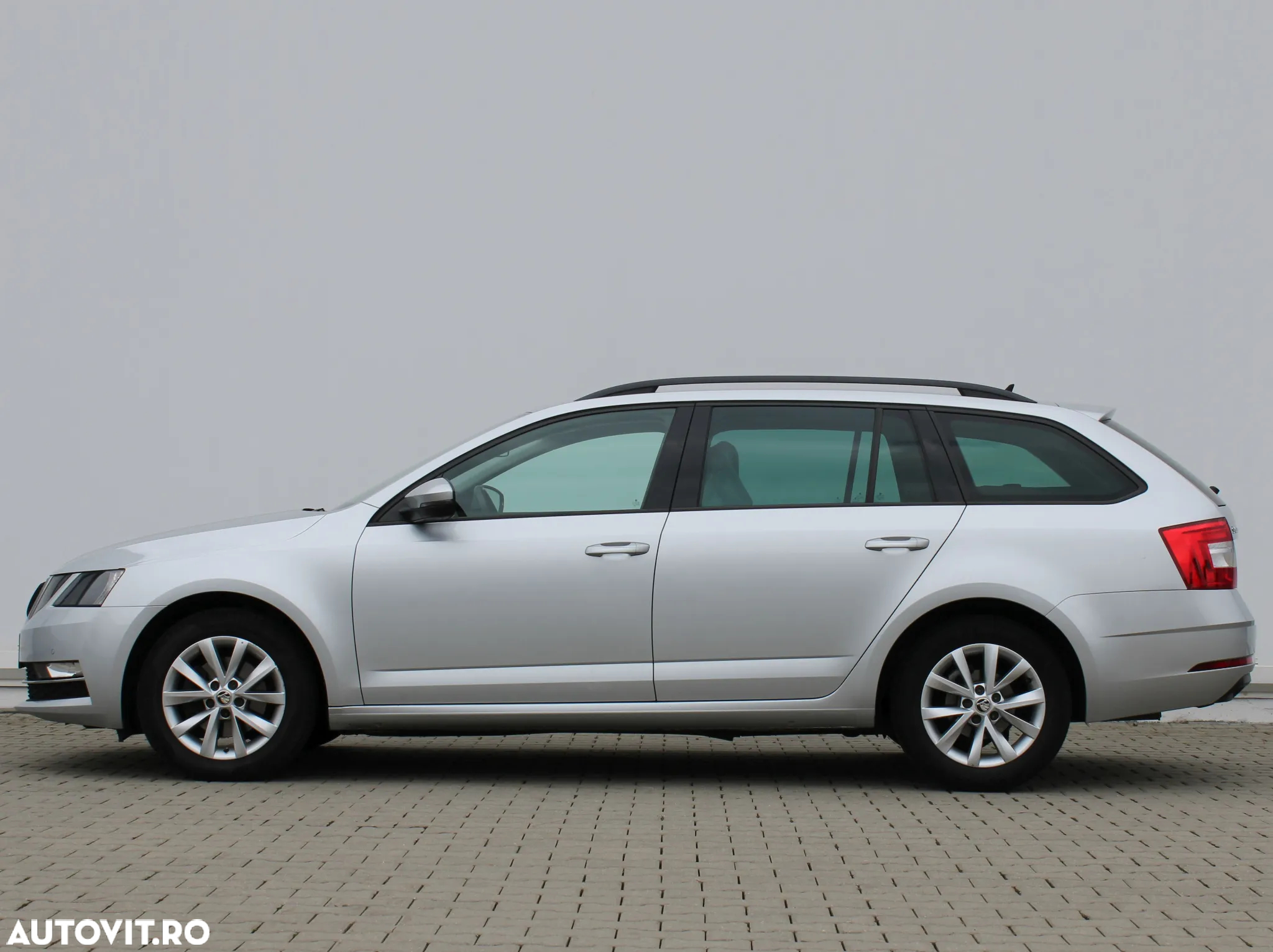 Skoda Octavia 2.0 TDI DSG Ambition - 2