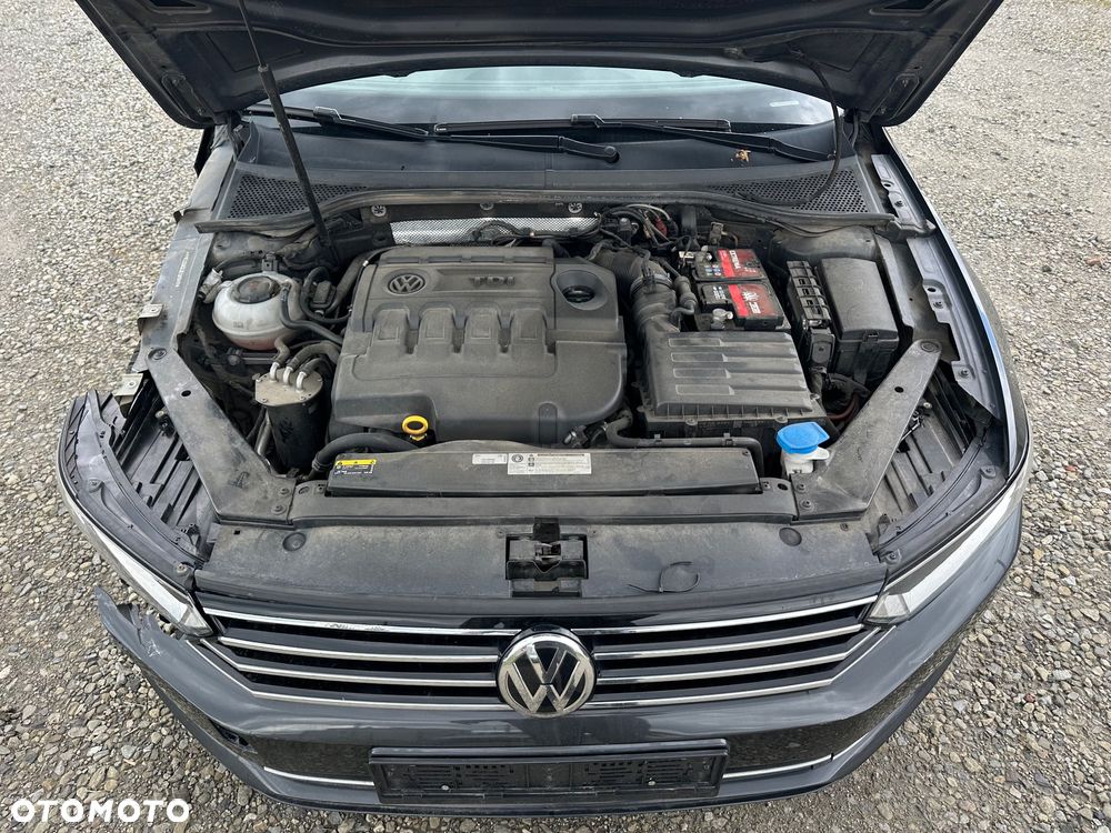 Volkswagen Passat - 22