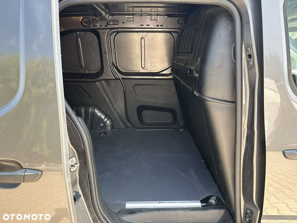 Toyota Proace City - 17
