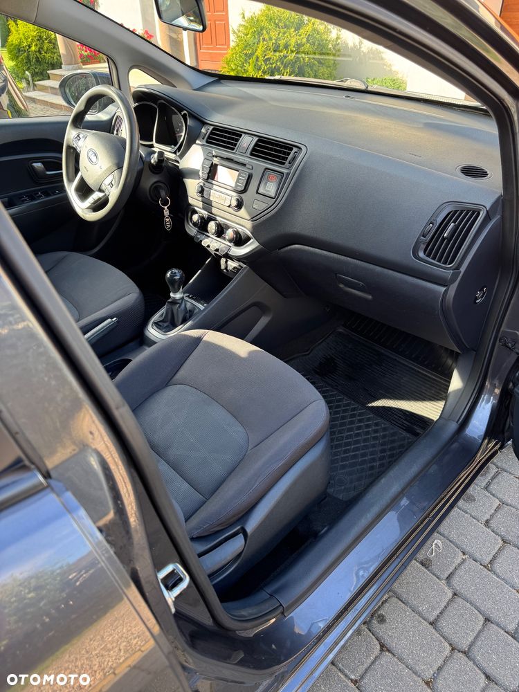 Kia Rio - 10